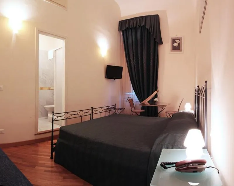 General view, La Locandiera, Florence