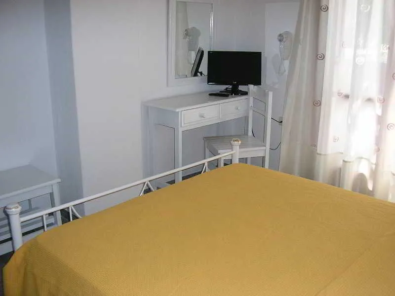 Room, Finikas, Santorini