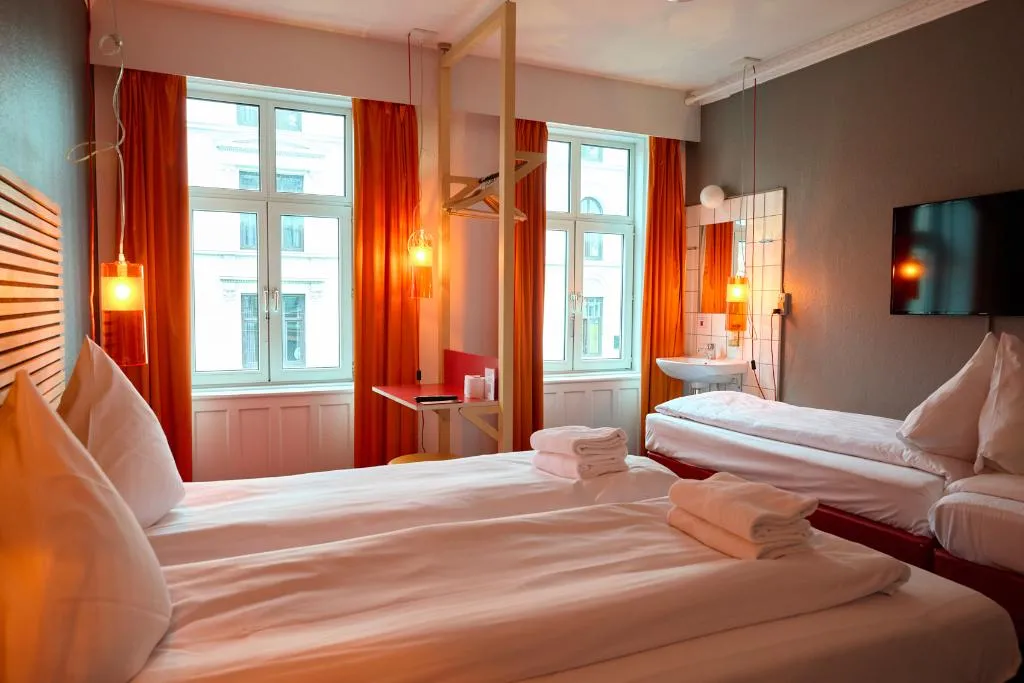 QUADRUPLE WITH SHARED BATHROOM Room, Annex Copenhagen, Copenhagen