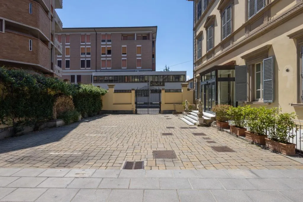 General view, Embassy, Florence