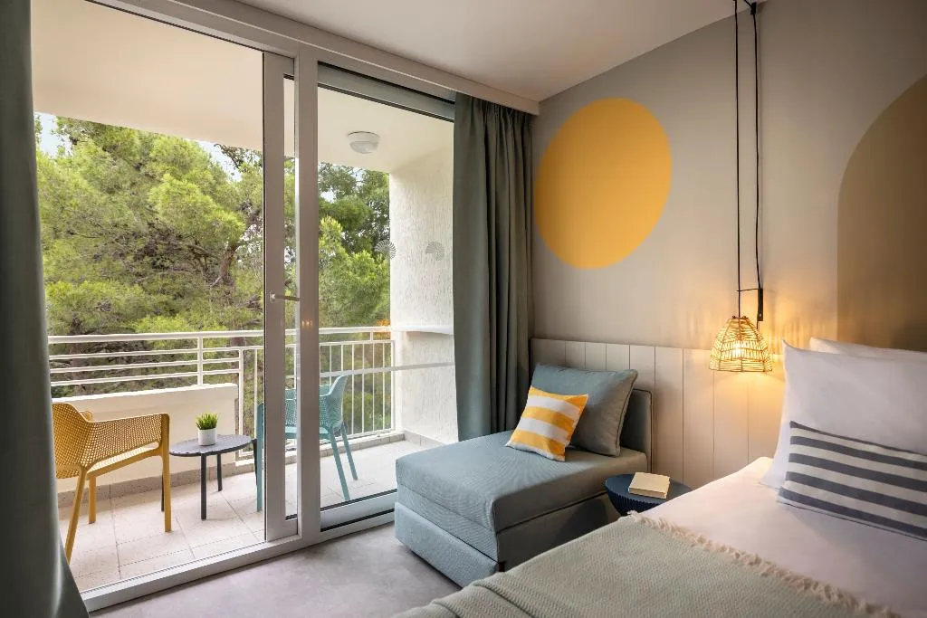 TRIPLE SUPERIOR WITH BALCONY Room, Sunny Rabac by Valamar, Istria
