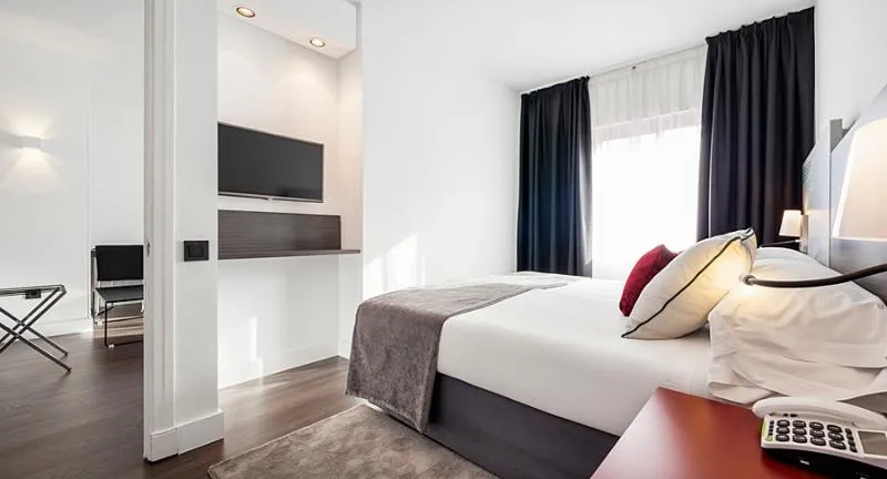 QUADRUPLE STANDARD Room, Ilunion Suites Madrid, Madrid