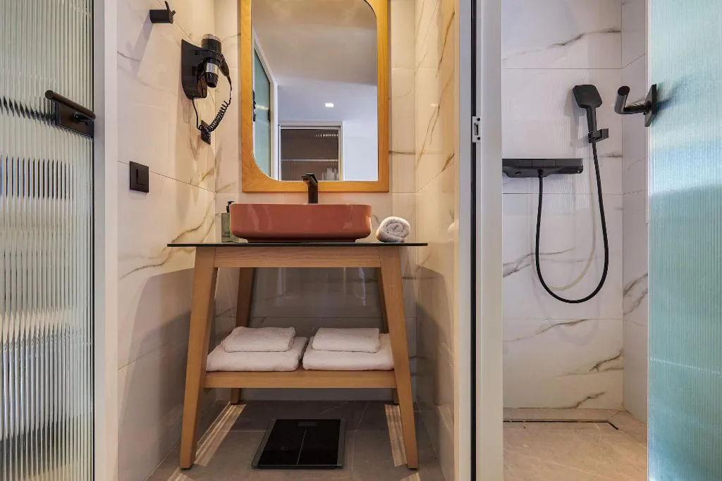 Room, Enorme Santanna Island, Crete
