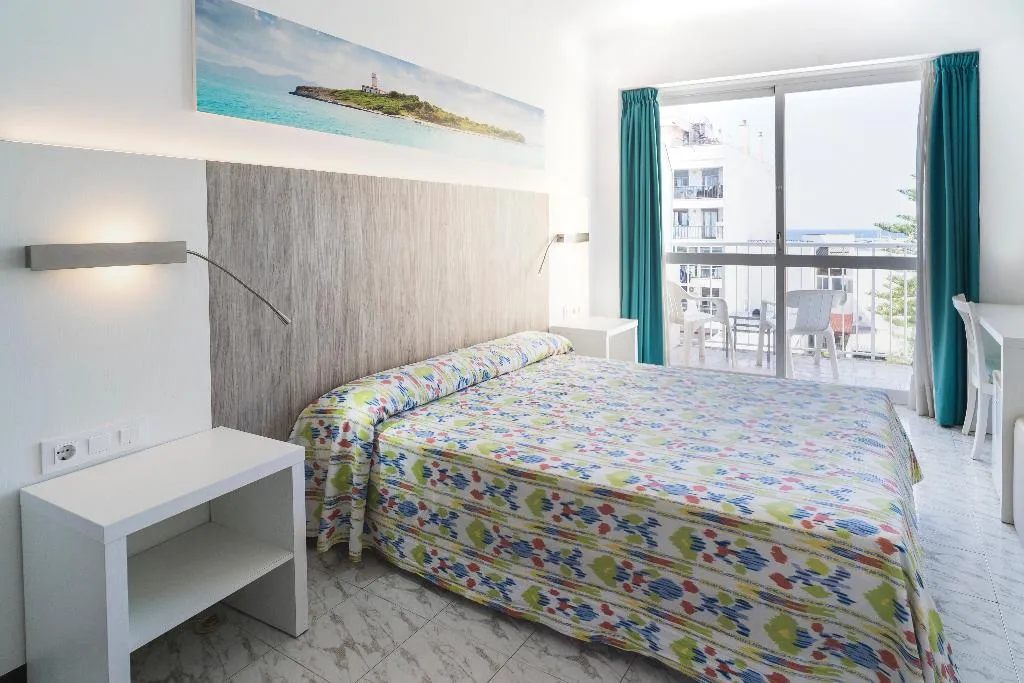 DOUBLE SINGLE USE WITH TERRACE Room, Amic Can Pastilla, Majorca