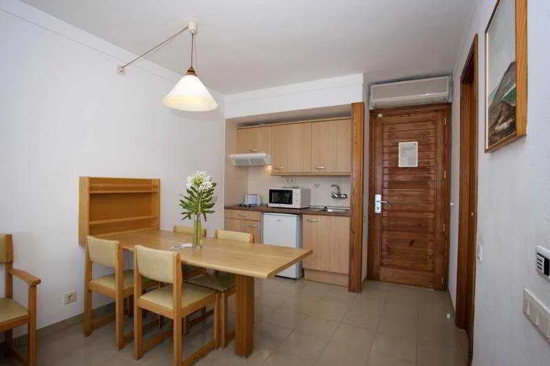 Room, Hobby Club, Majorca