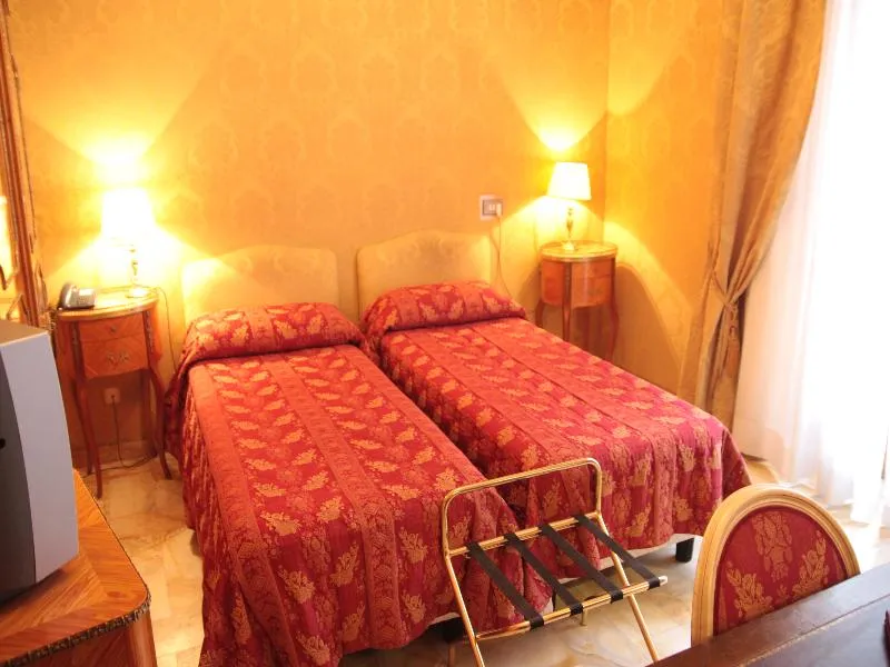 TWIN CLASSIC Room, Turner, Rome