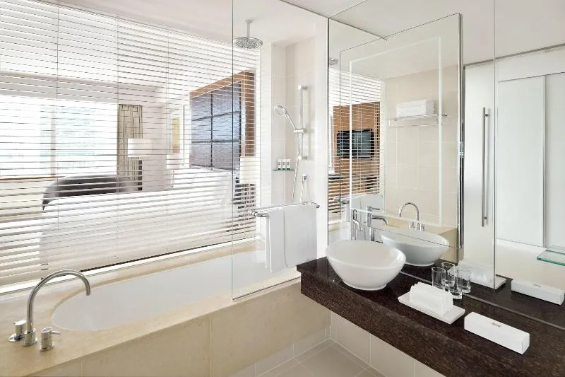 Room DELUXE Room, Crowne Plaza Dubai Festival City, Dubai