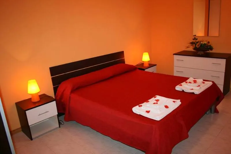 APARTMENT SEA VIEW CAPACITY 2 Room, B&B Sicilia Etna Mare, Catania