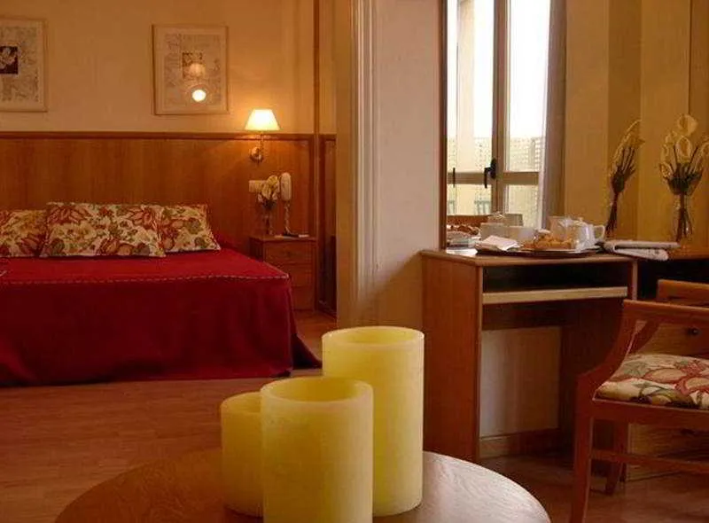 Room, A&H El Parque, Madrid