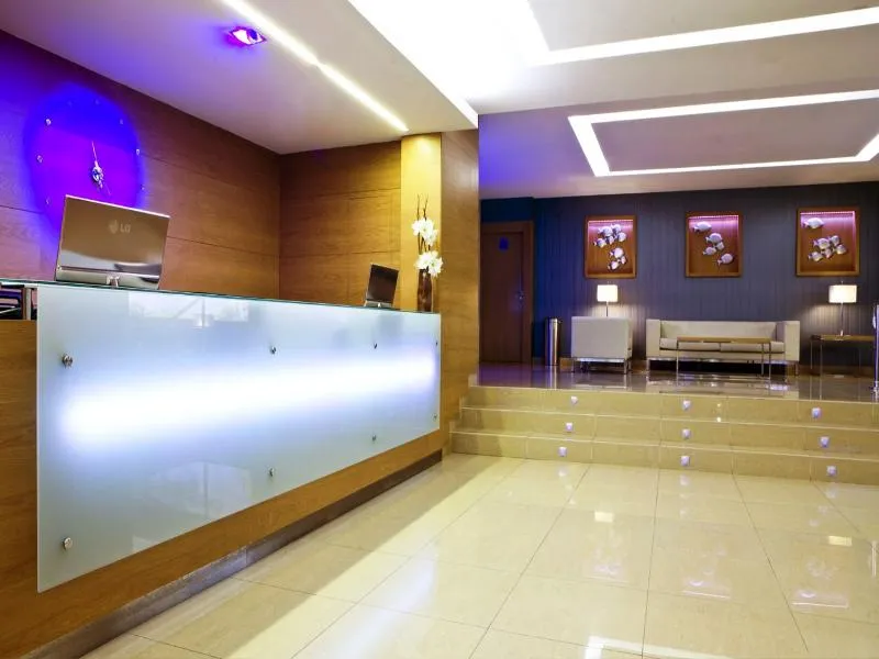 Lobby, Samos, Majorca
