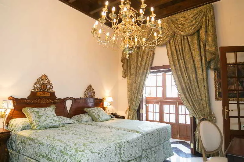Room, Ateneo Sevilla, Seville