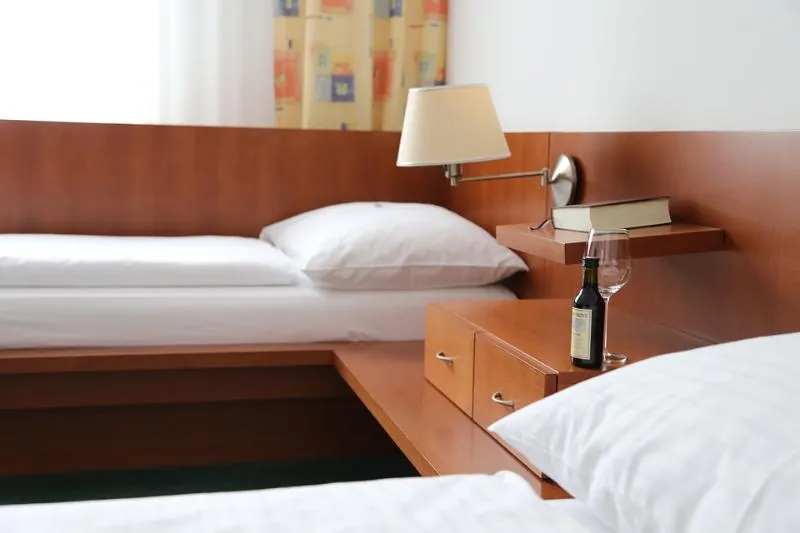 TWIN STANDARD Room, Popelka Hotel, Prague