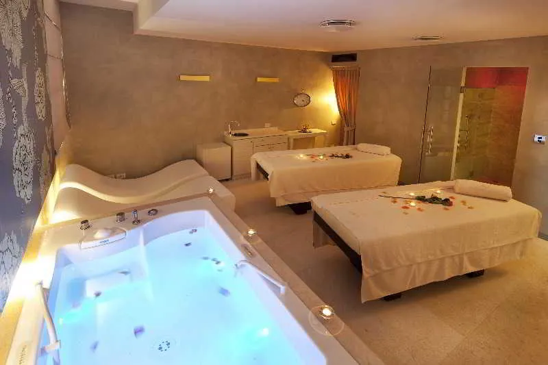Sports and Entertainment, QC Termegarda Spa & Golf Resort, Milan