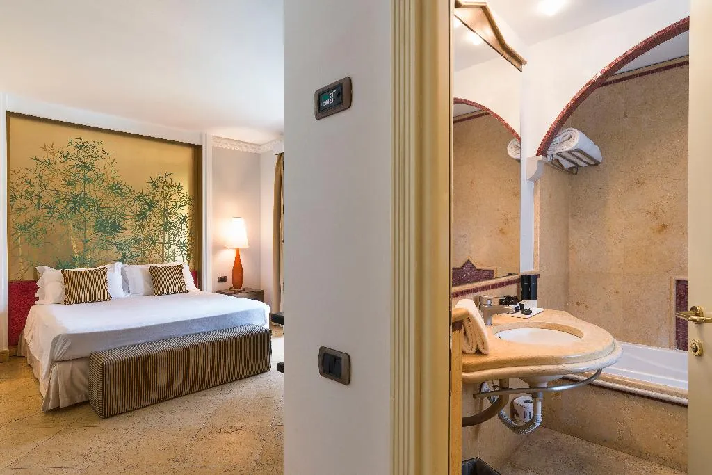 DOUBLE SINGLE USE SUPERIOR Room, Romano Palace, Catania