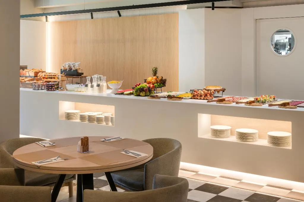 Restaurant, Salles Hotel Aeroport de Girona, Costa Brava