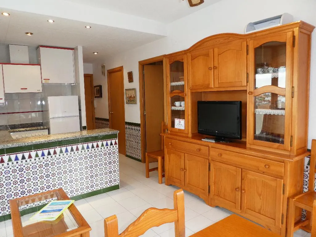 APARTMENT CAPACITY 6 TWO BEDROOMS Room, Apartamentos Surfing3000, Valencia