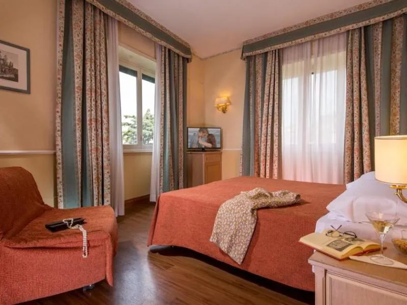 TRIPLE STANDARD Room, Santa Costanza, Rome