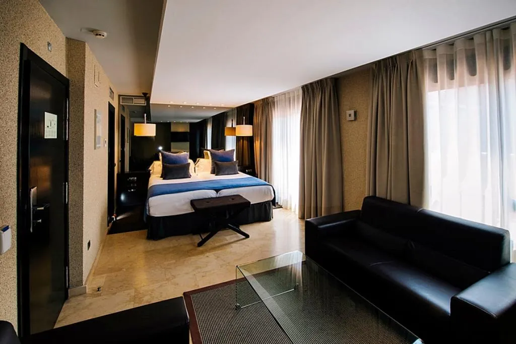Room, Mirador de Chamartin, Madrid