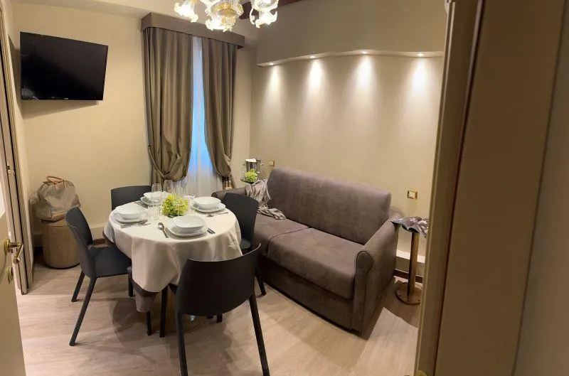APARTMENT DELUXE CANAL VIEW Room, Ca' dell'Arte Palace, Venice
