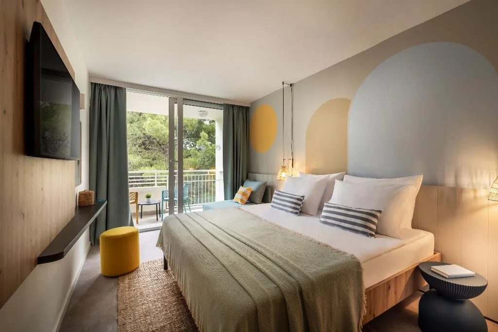 TRIPLE SUPERIOR WITH BALCONY Room, Sunny Rabac by Valamar, Istria