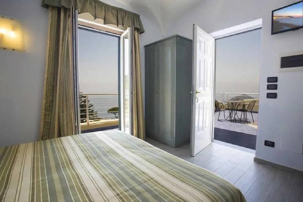 Double or Twin SUPERIOR Room, Terme Saint Raphael Hotel, Naples