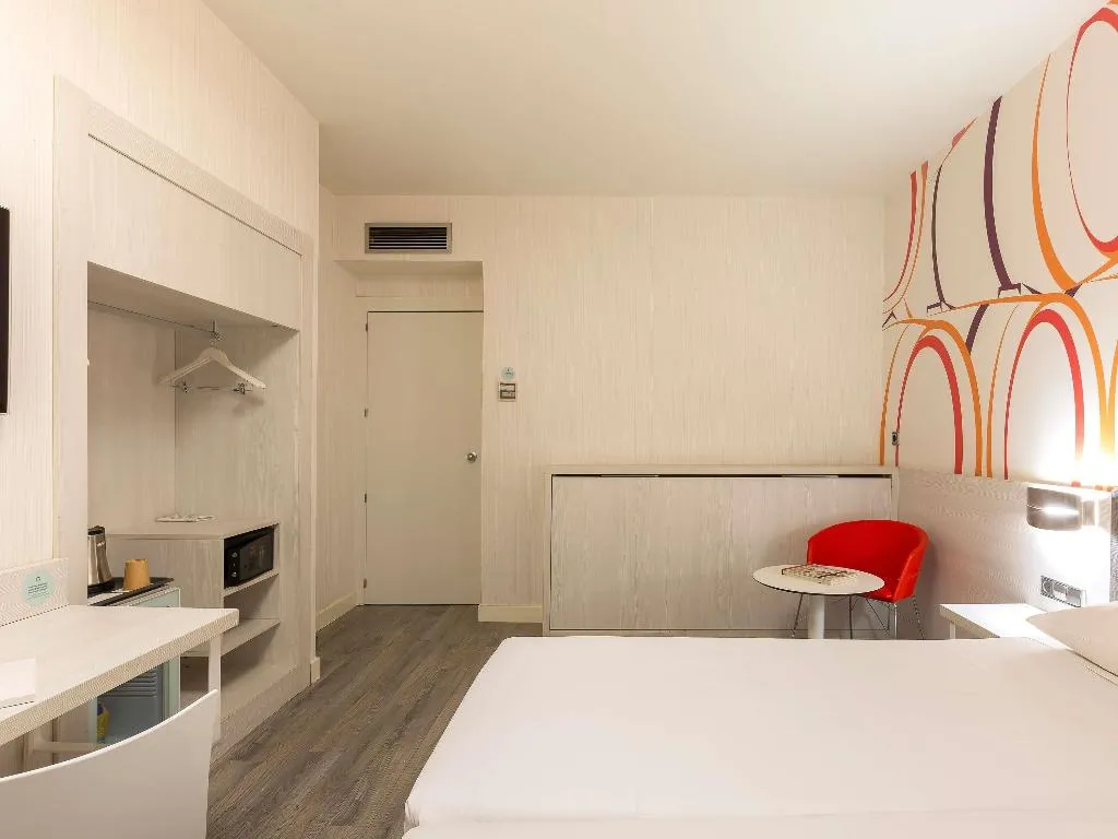 Double or Twin STANDARD Room, Ibis Styles Madrid Prado, Madrid