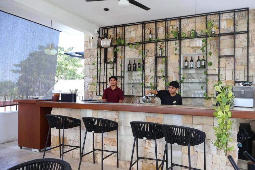 Bar, La Aurora Hotel Colonial, Cancun Area