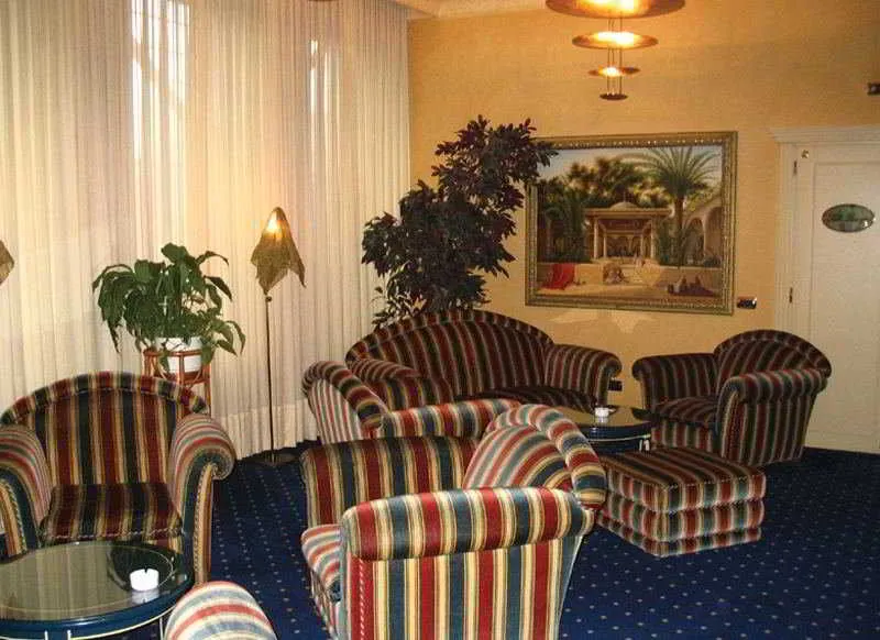 Lobby, Auriga, Milan