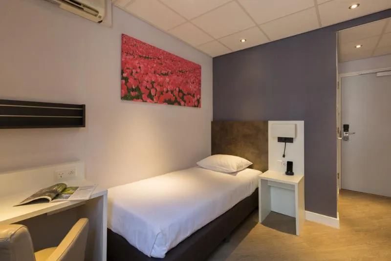 SINGLE STANDARD Room, Amsterdam De Roode Leeuw, Amsterdam
