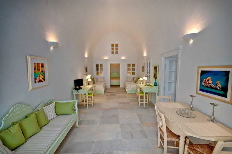 Room, Cori Rigas Suites, Santorini