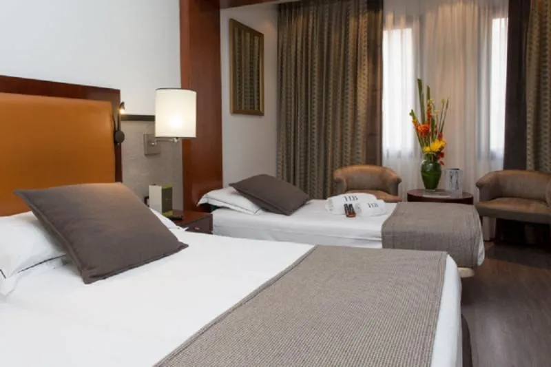TRIPLE STANDARD Room, Hotel Balmoral, Barcelona