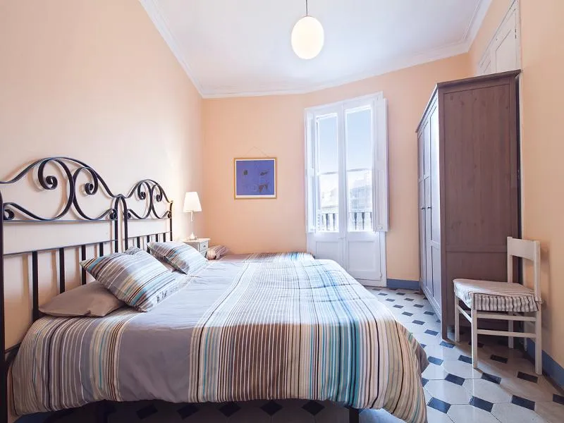 APARTMENT THREE BEDROOMS Room, Urban District, Barcelona