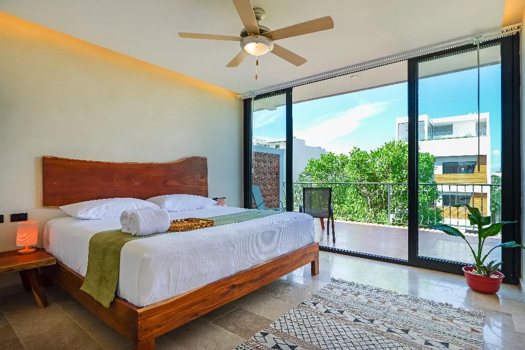STUDIO DELUXE ONE BED Room, Calea Tulum, Cancun Area