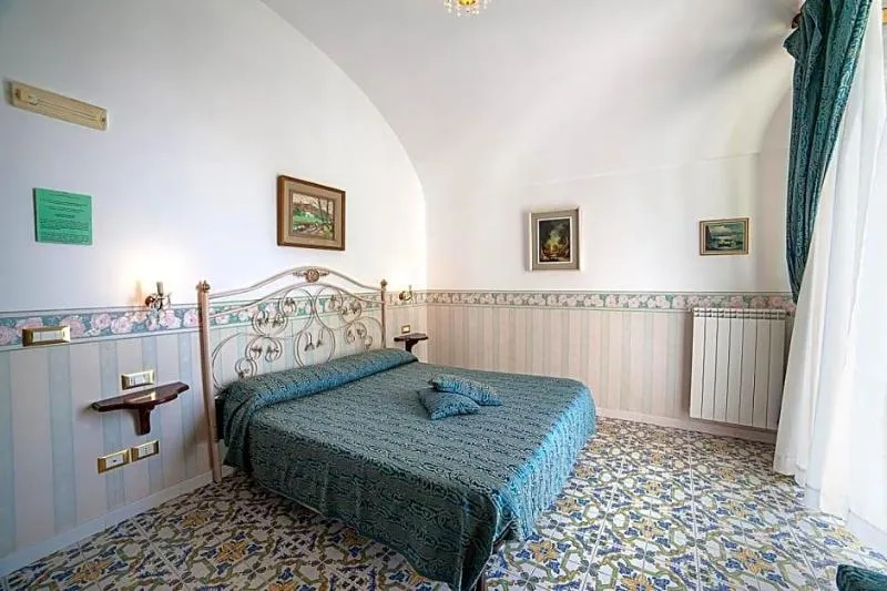 Lobby, L'Argine Fiorito, Naples