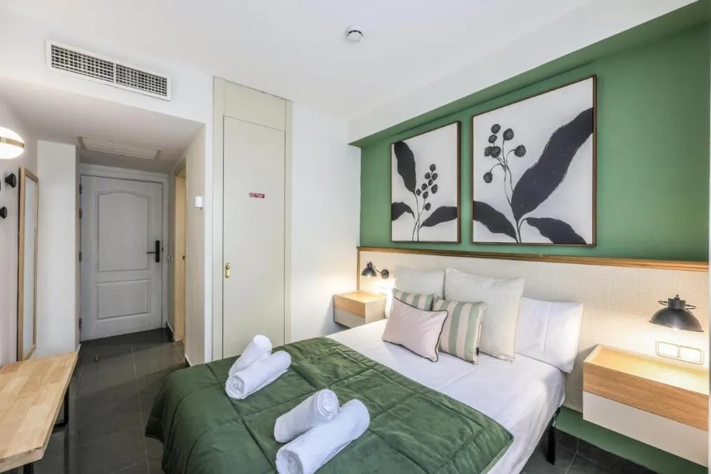 General view, Lusso Velilla, Madrid