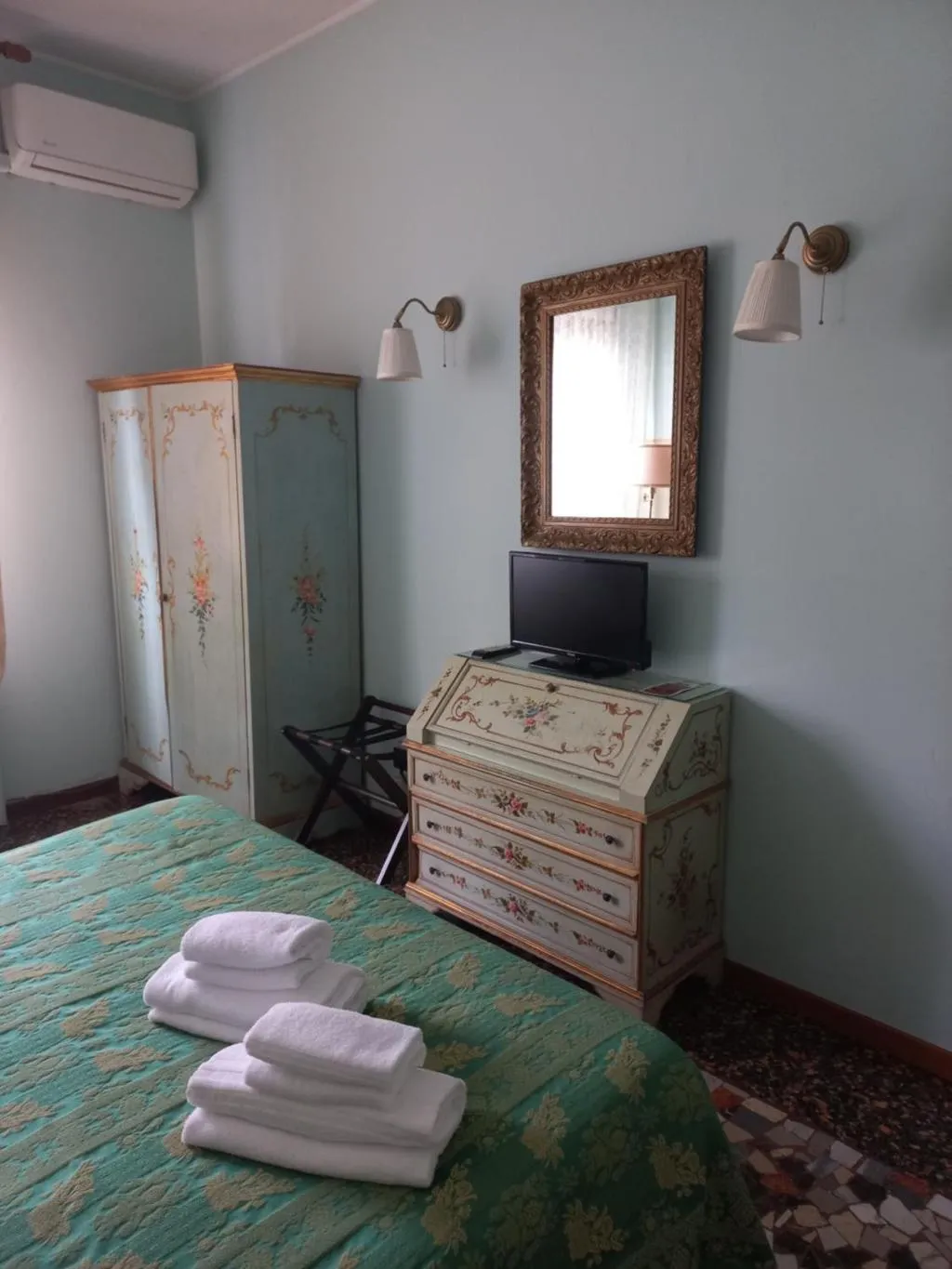 DOUBLE WITH SHARED BATHROOM Room, Venice Lion Residence - Vespucci, Venice
