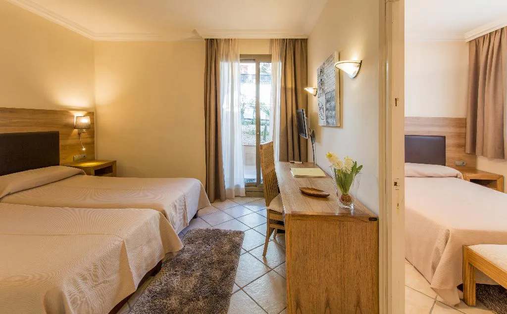 FAMILY ROOM SEA VIEW CAPACITY 3 Room, Eden Roc Mediterranean Hotel & Spa, Costa Brava