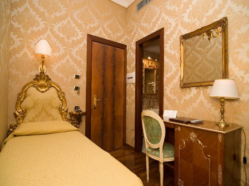 SINGLE CLASSIC Room, Turner, Rome