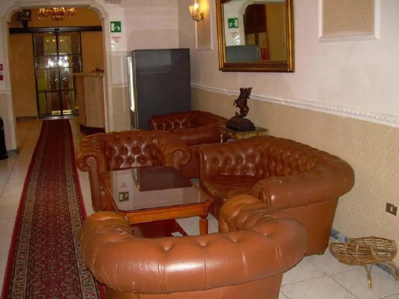 Lobby, Repubblica, Rome