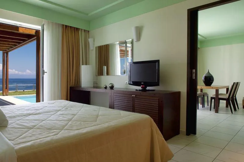 SUITE WITH PRIVATE POOL Room, Apostolata Island Resort, Kefallinia