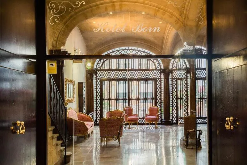 Lobby, Born, Majorca