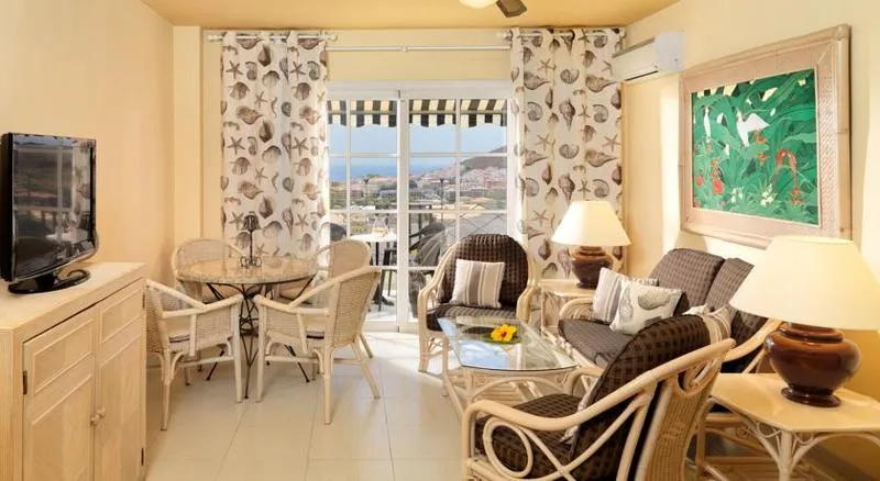 SUITE CAPACITY 6 TWO BEDROOMS Room, Gran Oasis Resort, Tenerife