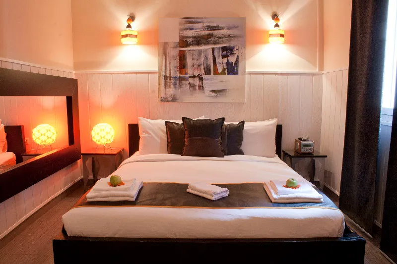Room, Oxum, Madrid