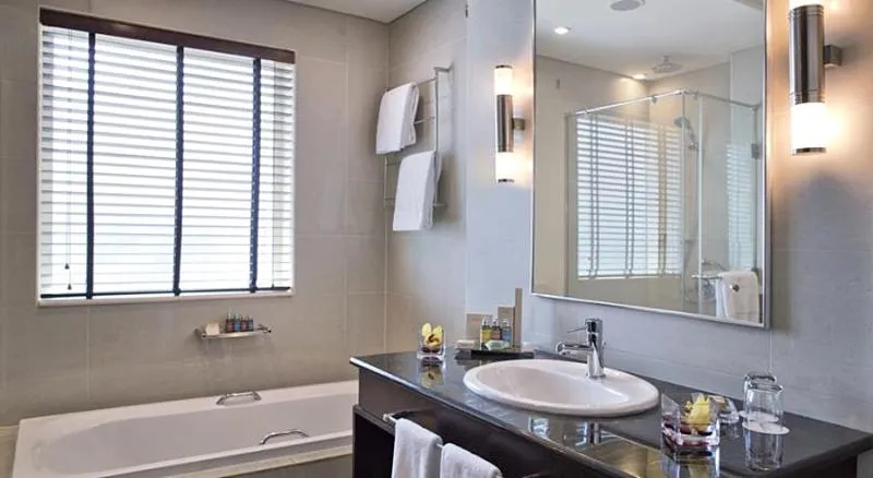 Room, Radisson Blu Hotel Dubai Barsha Heights, Dubai