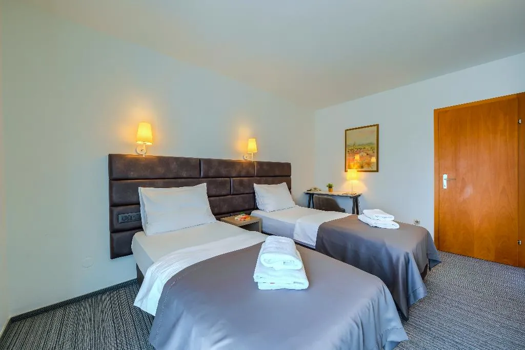 FAMILY ROOM WITH BALCONY Room, Alkar, Split