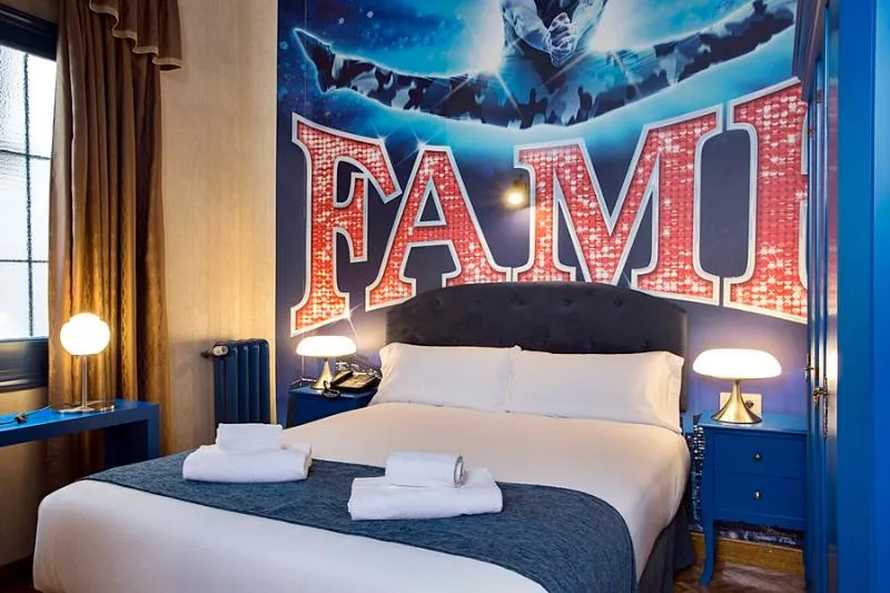 DOUBLE STANDARD Room, Casual del Teatro Madrid, Madrid