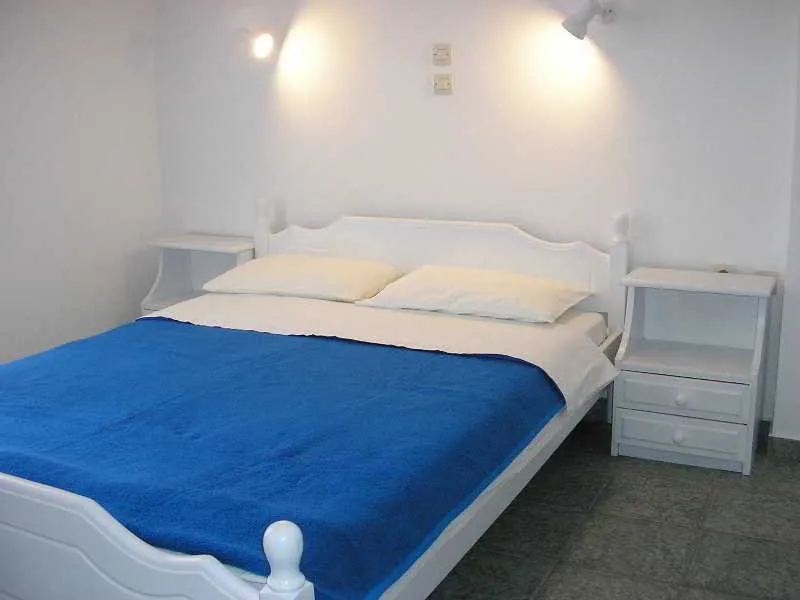 Room, Finikas, Santorini
