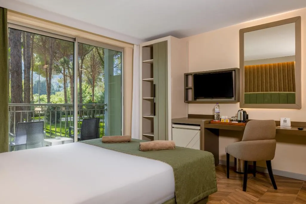 Room, Crystal Flora Pearl Collection, Antalya