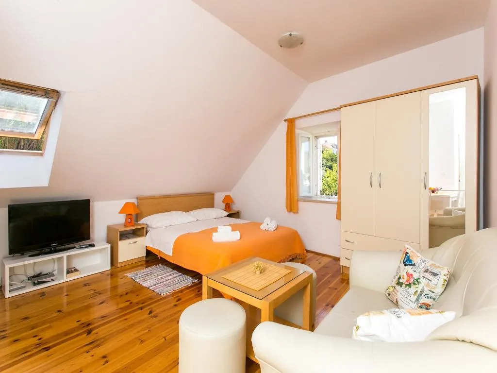 STUDIO CAPACITY 2 Room, Apartments Orka, Dubrovnik