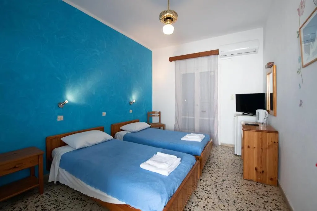 Double or Twin BASIC Room, Dilino, Santorini